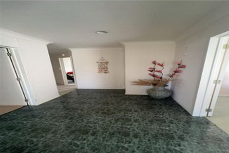Photo of property in 123 Golfland Drive, Golflands, Auckland, 2013