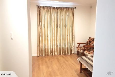 Photo of property in 11 Meharg Place, Fairview Heights, Auckland, 0632