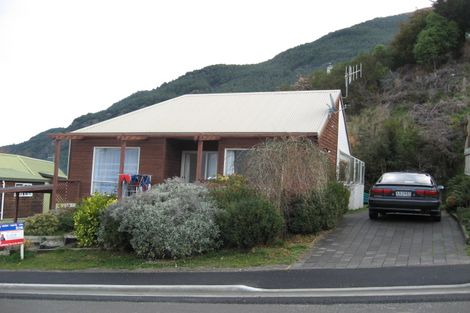 Photo of property in 18 Greenstone Place, Fernhill, Queenstown, 9300