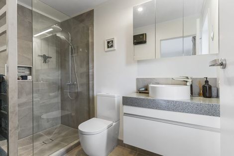 Photo of property in 28 Jane Gifford Place, Half Moon Bay, Auckland, 2012