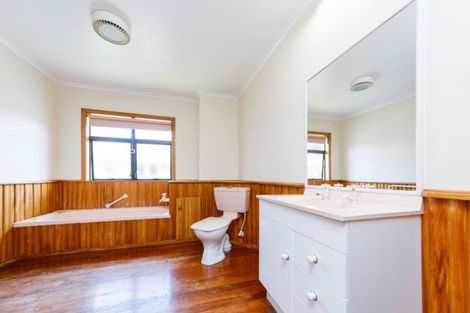 Photo of property in 40 Johnson Street, Bulls, 4818