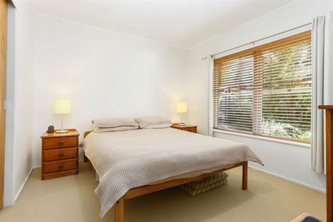 Photo of property in 2/18 Windy Ridge Road, Glenfield, Auckland, 0629