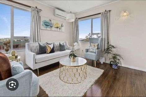 Photo of property in 16 Colin Wild Place, Glenfield, Auckland, 0629