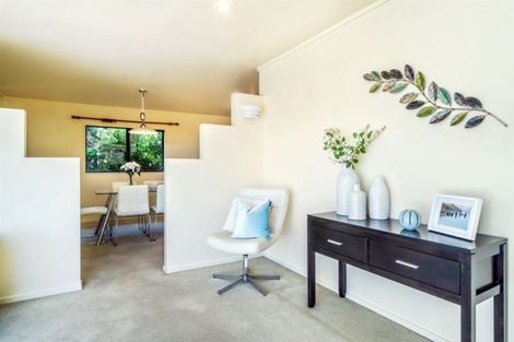 Photo of property in 2/41 Greenvalley Rise, Glenfield, Auckland, 0629