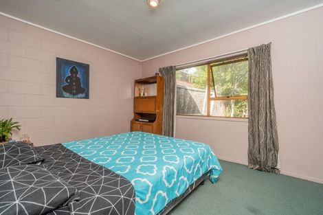 Photo of property in 2/13 Wirihana Road, Titirangi, Auckland, 0604