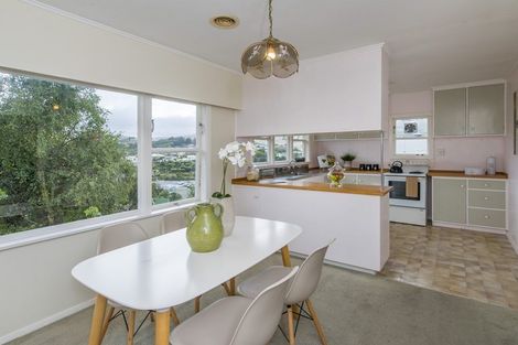 Photo of property in 10 Oriel Place, Tawa, Wellington, 5028