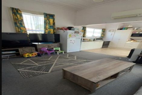 Photo of property in 32 Cutten Street, South Dunedin, Dunedin, 9012