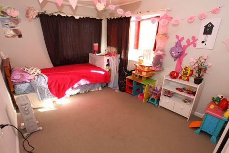 Photo of property in 4b Oak Avenue, Nawton, Hamilton, 3200