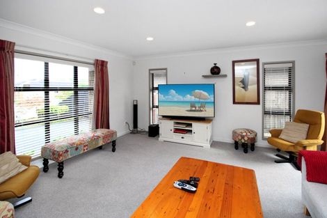 Photo of property in 7 Gibson Place, Papamoa Beach, Papamoa, 3118