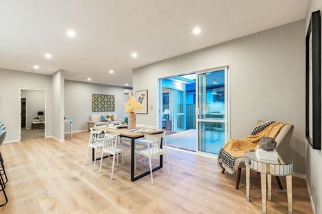 Photo of property in 17 Konoba Avenue, Kumeu, 0810