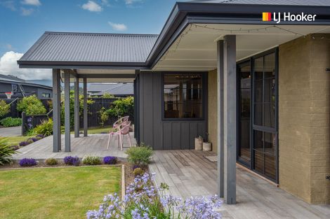 Photo of property in 8 Carrick Place, Mosgiel, 9024