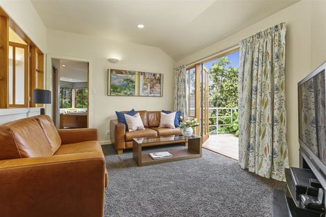 Photo of property in 2/15 Sylvan Park Avenue, Milford, Auckland, 0620