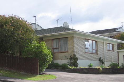 Photo of property in 1/87 Harmel Road, Glendene, Auckland, 0602