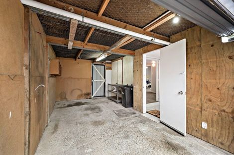 Photo of property in 7 Chetwode Grove, Newlands, Wellington, 6037