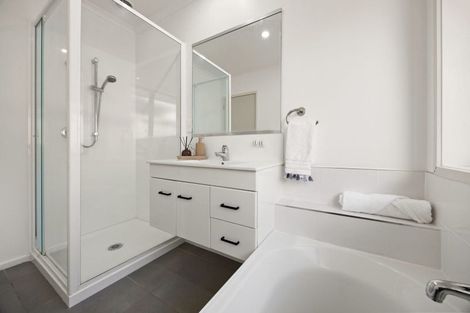 Photo of property in 48 Edgeview Crescent, Fitzroy, Hamilton, 3206