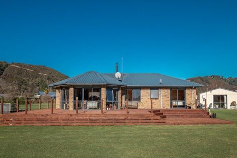 Photo of property in 6 Deemac Street, Reefton, 7830