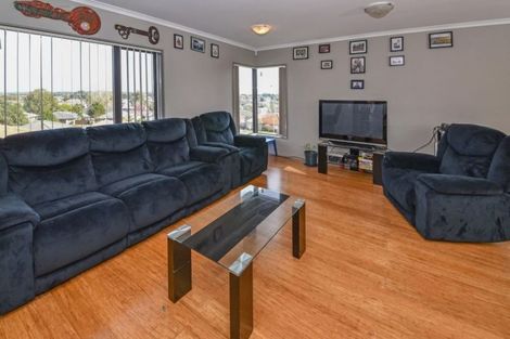 Photo of property in 158 Keri Vista Rise, Papakura, 2110