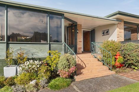 Photo of property in 36 Wairau Road, Oakura, 4314