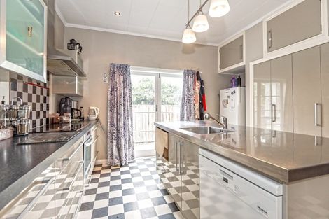 Photo of property in 108 Duchess Crescent, Mayfair, Hastings, 4122