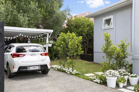 Photo of property in 4a Tiroroa Avenue, Te Atatu South, Auckland, 0610