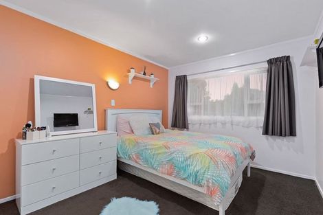 Photo of property in 25 Anich Road, Massey, Auckland, 0614