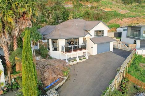 Photo of property in 83 Kakariki Grove, Waikanae, 5036