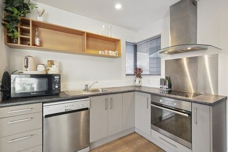 Photo of property in 10 North Avon Road, Richmond, Christchurch, 8013