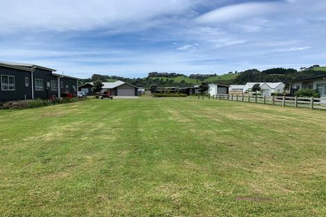 Photo of property in 43 Longreach Drive, Cooks Beach, Whitianga, 3591