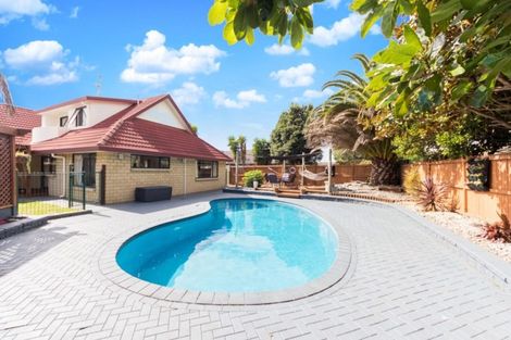 Photo of property in 3 Crannog Fen, Wattle Downs, Auckland, 2103