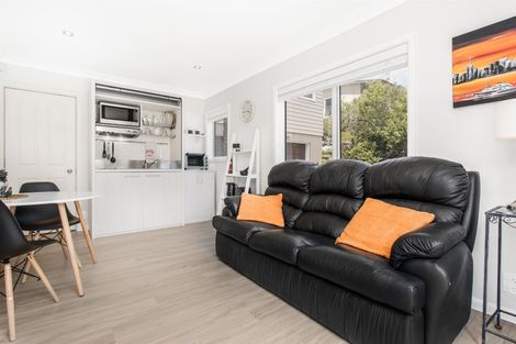 Photo of property in 172 Mellons Bay Road, Mellons Bay, Auckland, 2014