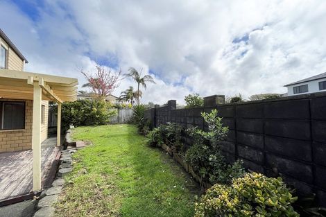 Photo of property in 28 Waimanu Bay Drive, Te Atatu Peninsula, Auckland, 0610