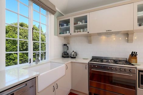 Photo of property in 214 Collingwood Street, Nelson South, Nelson, 7010