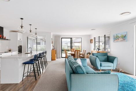 Photo of property in 4 Washingtonia Way, Omokoroa, 3114