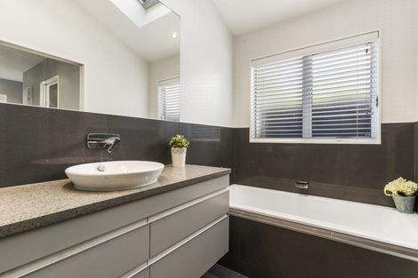 Photo of property in 19 Patons Road, Howick, Auckland, 2014