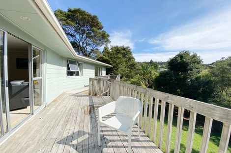 Photo of property in 37 Onedin Place, Titirangi, Auckland, 0604
