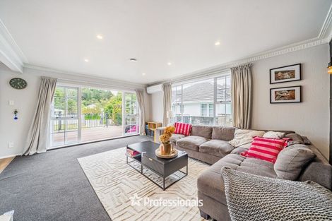 Photo of property in 373 Stokes Valley Road, Stokes Valley, Lower Hutt, 5019