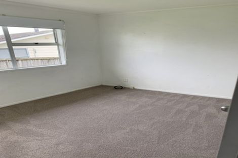 Photo of property in 31 Fitzherbert Avenue, West Harbour, Auckland, 0618