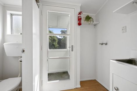 Photo of property in 5a Sunhaven Drive, Newlands, Wellington, 6037