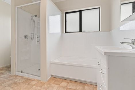 Photo of property in 15 Lowes Place, Solway, Masterton, 5810