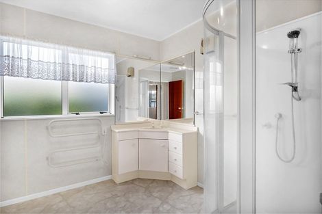 Photo of property in 5a Surrey Street, Hawera, 4610