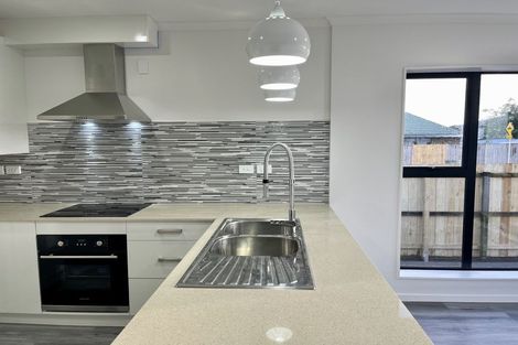 Photo of property in 65c Manuroa Road, Takanini, 2112