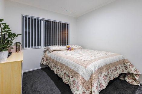 Photo of property in 22 Kapowai Boulevard, Takanini, 2112