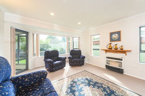 Photo of property in 28 Cedar Crescent, Feilding, 4702