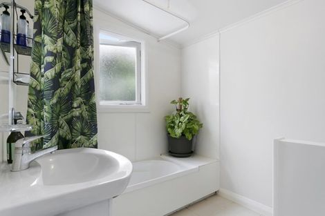 Photo of property in 92 Williams Street, Cambridge, 3434