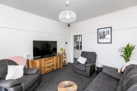 Photo of property in 127 Saint Aubyn Street, New Plymouth, 4310