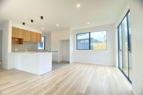 Photo of property in 296c East Coast Road, Forrest Hill, Auckland, 0620