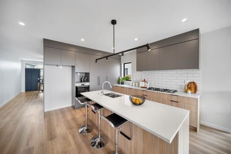 Photo of property in 12 Korowhiti Road, Clarks Beach, 2122