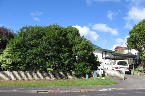 Photo of property in 1/2 Grenadine Place, Unsworth Heights, Auckland, 0632