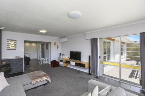 Photo of property in 5 Kauri Street, Inglewood, 4330