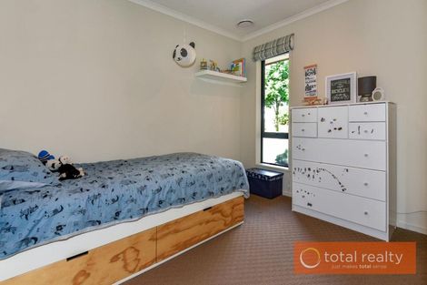 Photo of property in 9 Mcmahon Drive, Aidanfield, Christchurch, 8025